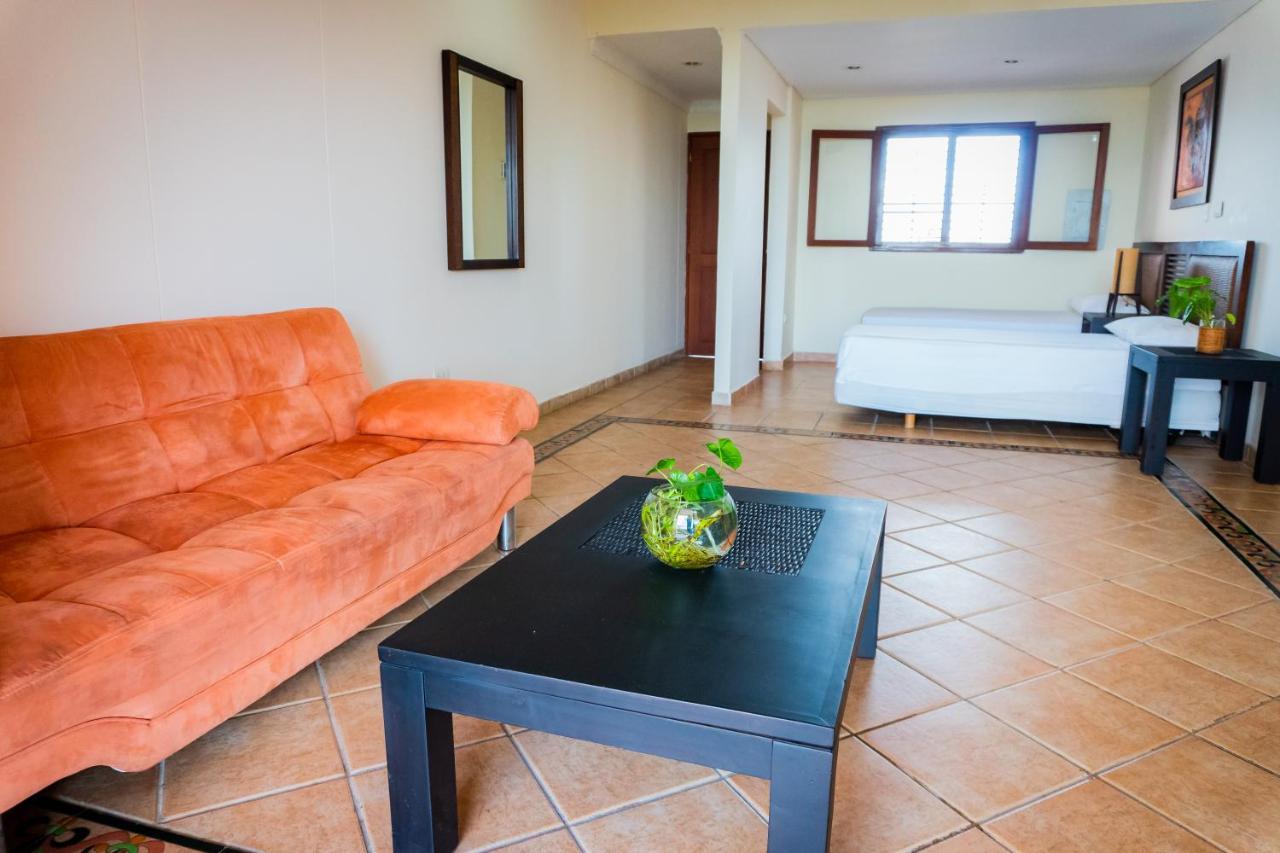 Hotel Penon Suites Girardot Luaran gambar