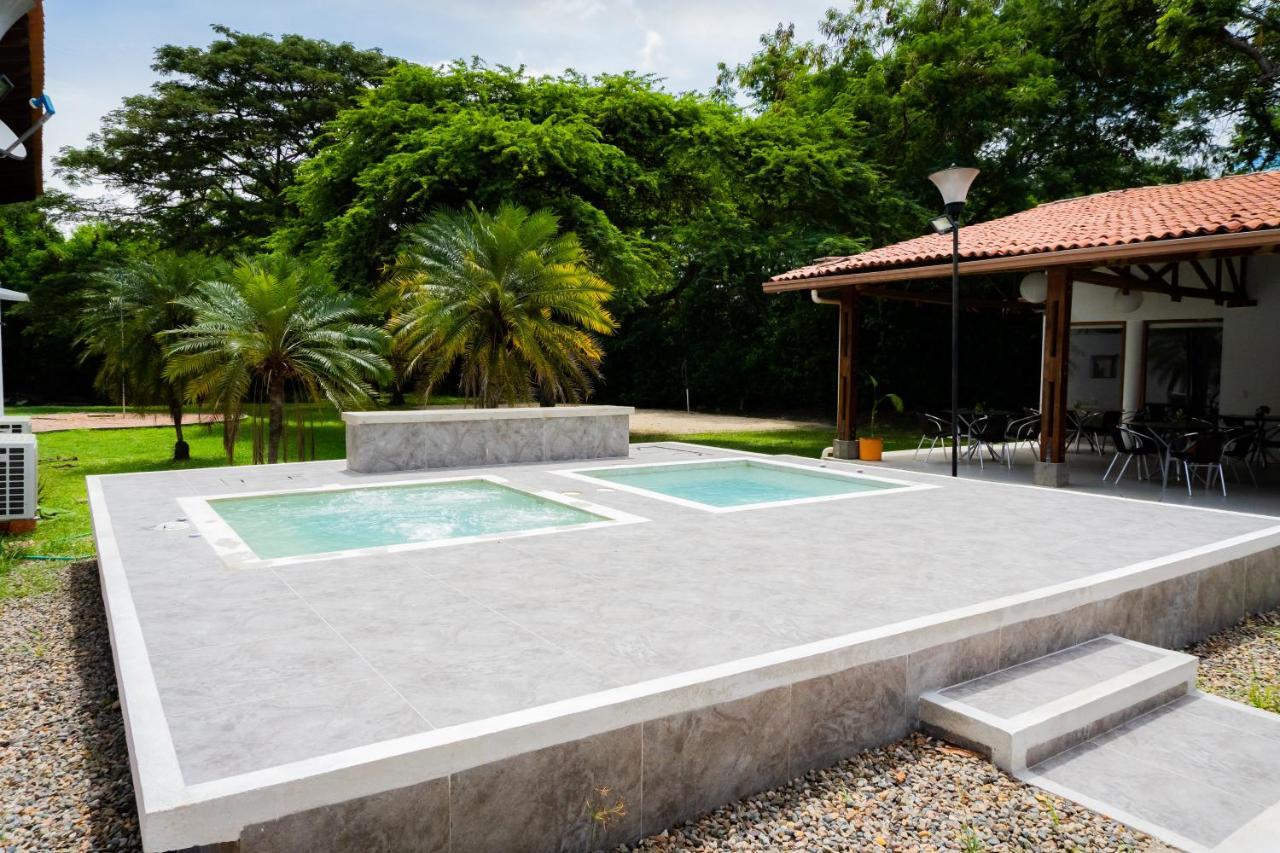 Hotel Penon Suites Girardot Luaran gambar