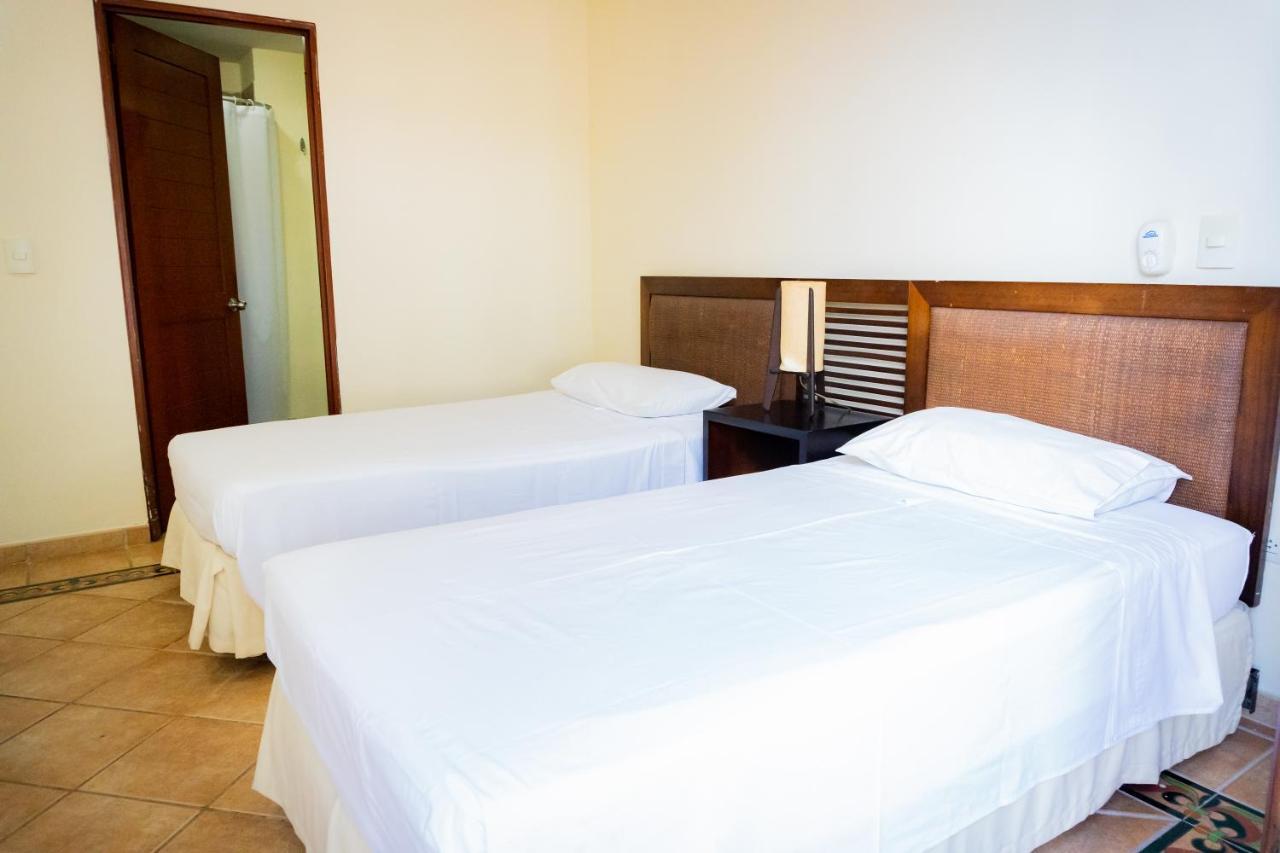 Hotel Penon Suites Girardot Luaran gambar