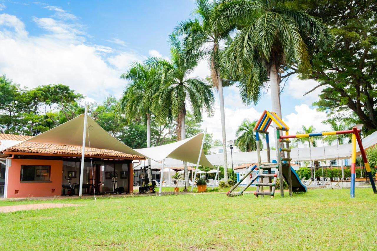 Hotel Penon Suites Girardot Luaran gambar